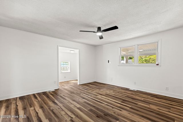 500 Nelson Drive, Jacksonville, NC 28540