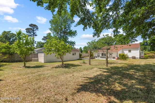 500 Nelson Drive, Jacksonville, NC 28540