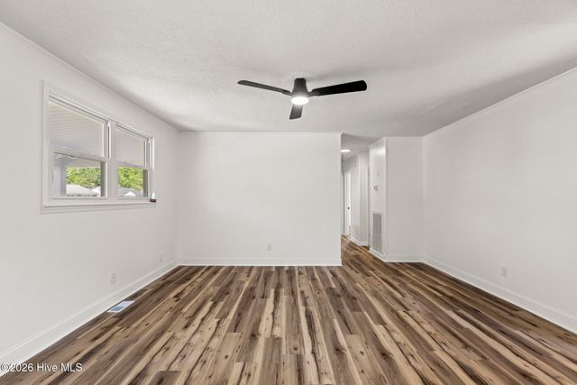 500 Nelson Drive, Jacksonville, NC 28540