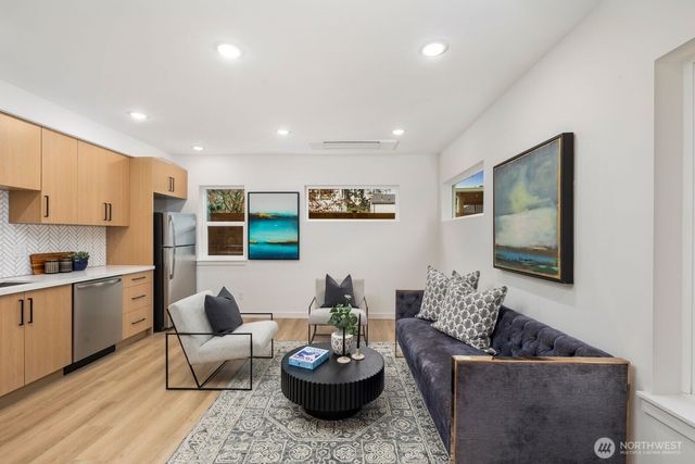 806 C S Rose Street, Seattle, WA 98108