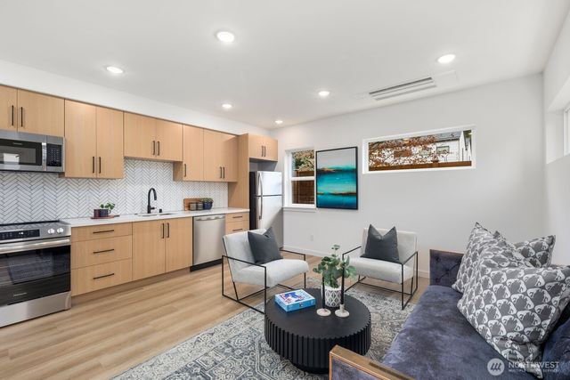 806 C S Rose Street, Seattle, WA 98108