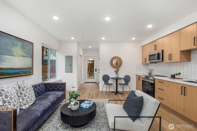 806 C S Rose Street, Seattle, WA 98108