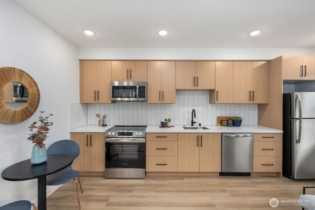 806 C S Rose Street, Seattle, WA 98108