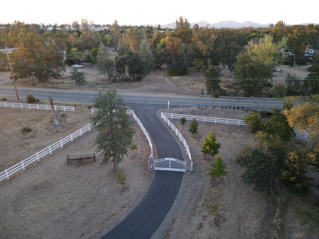 22217 Old 44 Drive, Palo Cedro, CA 96073