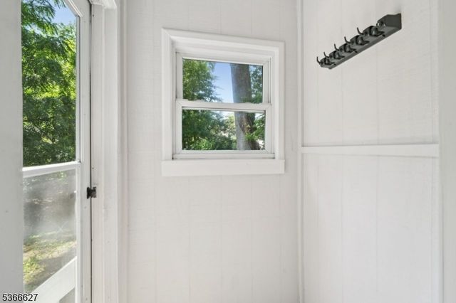 137 Sanford St, East Orange City, NJ 07018