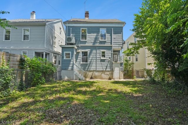 137 Sanford St, East Orange City, NJ 07018