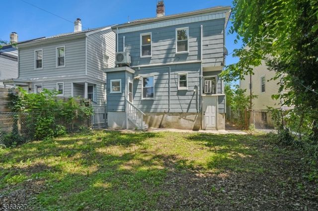 137 Sanford St, East Orange City, NJ 07018