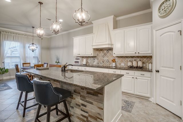 329 Madison Street, Burleson, TX 76028