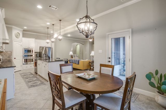 329 Madison Street, Burleson, TX 76028