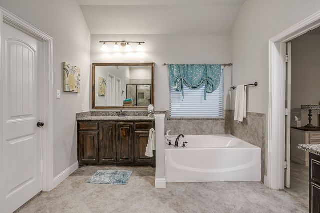 329 Madison Street, Burleson, TX 76028