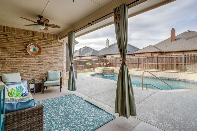 329 Madison Street, Burleson, TX 76028