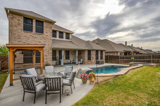 329 Madison Street, Burleson, TX 76028