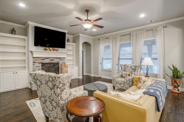 329 Madison Street, Burleson, TX 76028