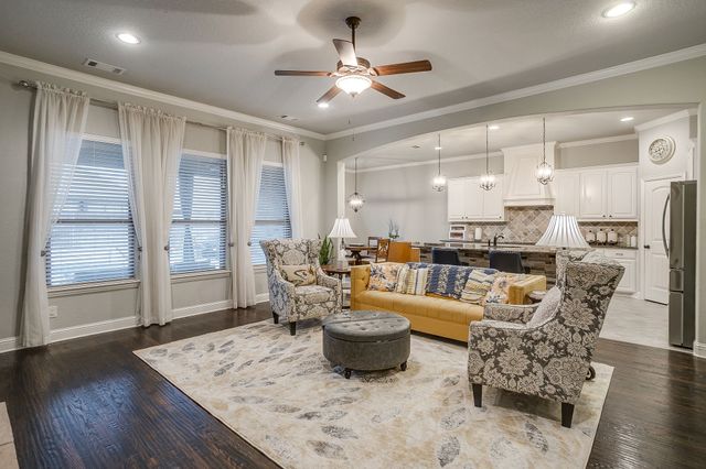 329 Madison Street, Burleson, TX 76028