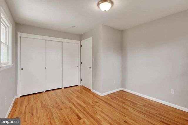 1227 LEBANON RD, Manheim, PA 17545