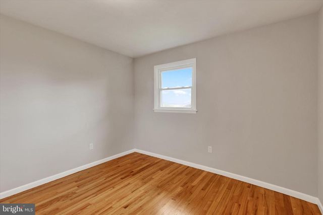 1227 LEBANON RD, Manheim, PA 17545