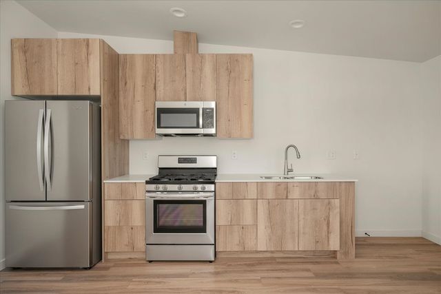 3207 E 30th Ave, Spokane, WA 99223