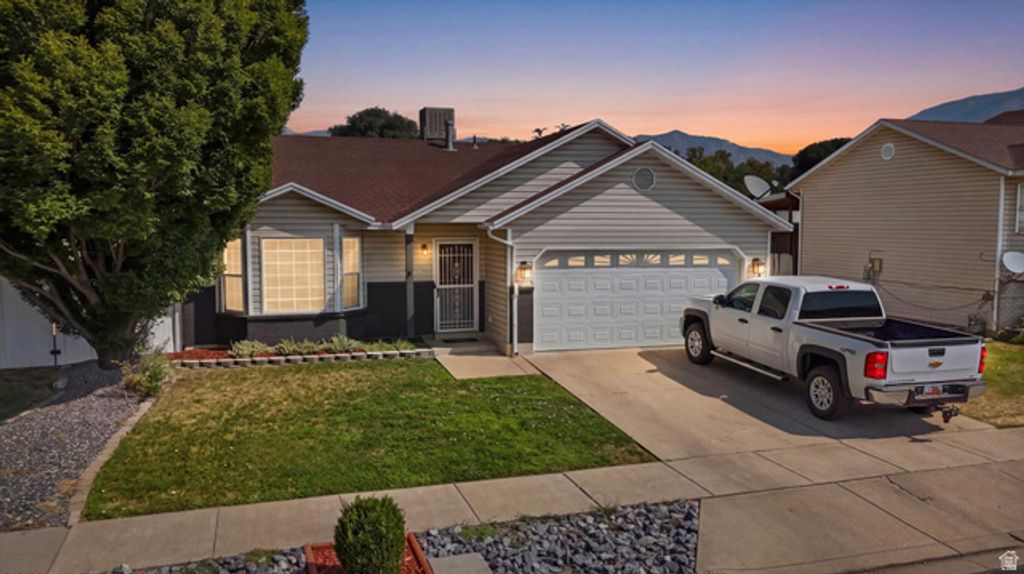 214 MEADOW VIEW DR, Ogden, UT 84404 — exterior