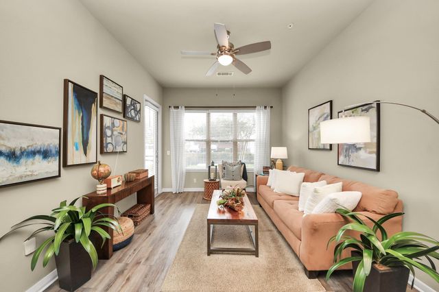 5455 Richmond Avenue 1027, Houston, TX 77056