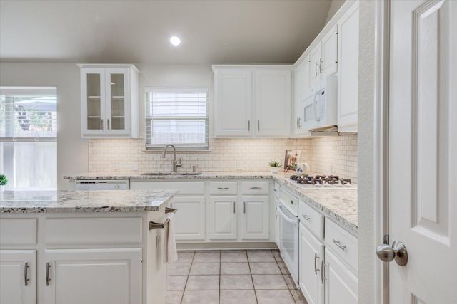 2023 Kimbrook DR, Round Rock, TX 78681