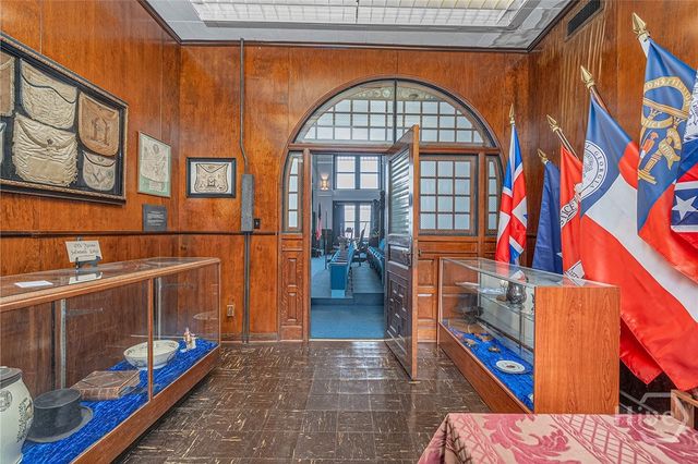 100 E Bay Street, Savannah, GA 31401