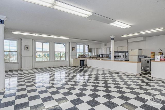 100 E Bay Street, Savannah, GA 31401