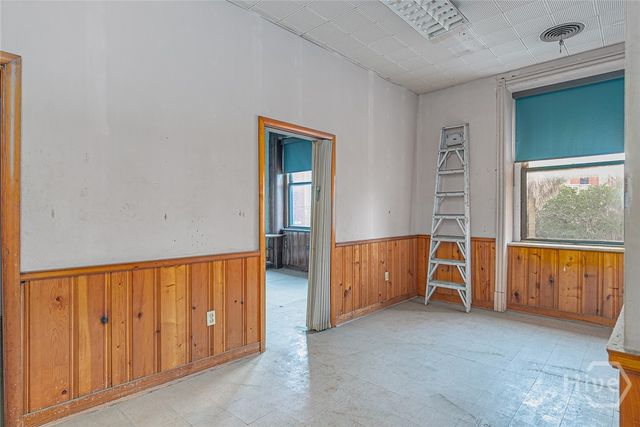 100 E Bay Street, Savannah, GA 31401