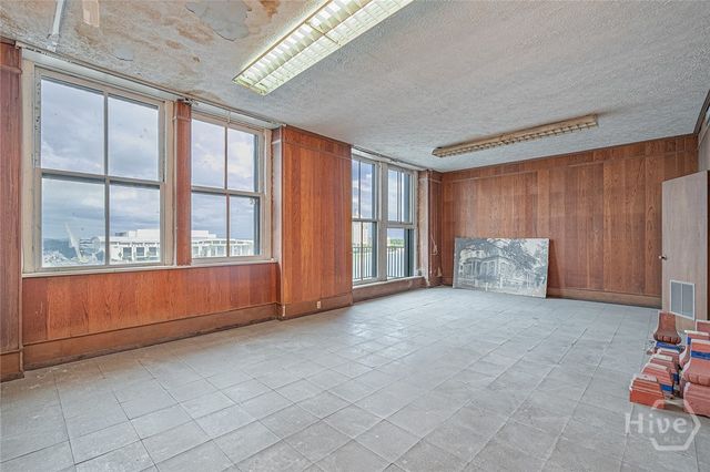 100 E Bay Street, Savannah, GA 31401