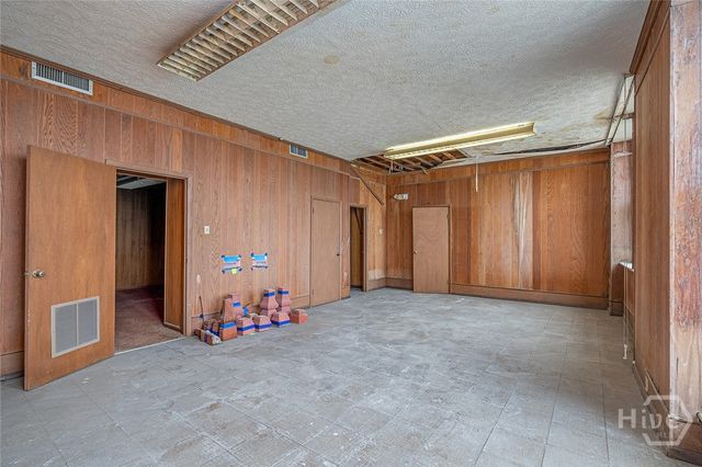 100 E Bay Street, Savannah, GA 31401