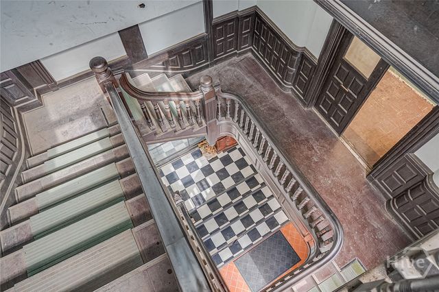 100 E Bay Street, Savannah, GA 31401