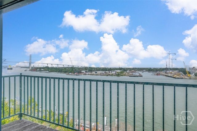 100 E Bay Street, Savannah, GA 31401