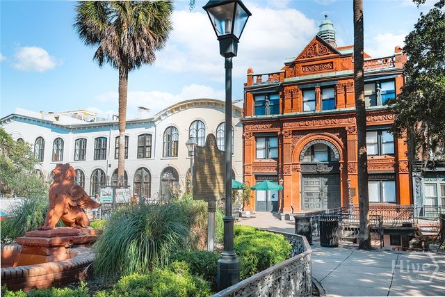 100 E Bay Street, Savannah, GA 31401