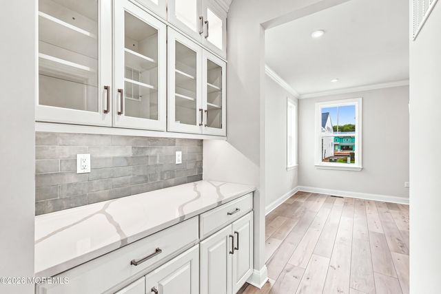 3 American Way, Manalapan, NJ 07726