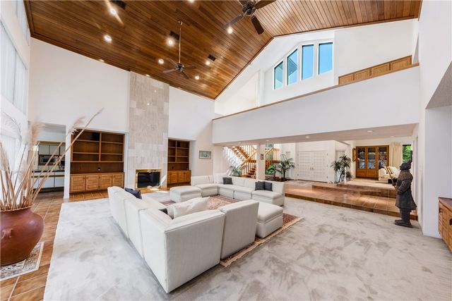8604 Creekview Court, College Station, TX 77845