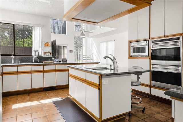 8604 Creekview Court, College Station, TX 77845