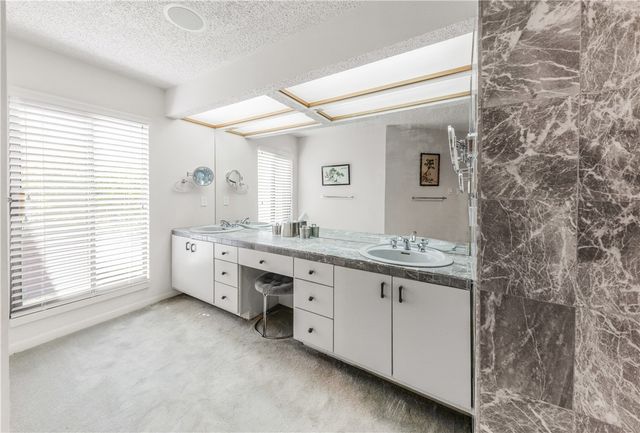 8604 Creekview Court, College Station, TX 77845
