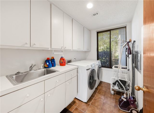 8604 Creekview Court, College Station, TX 77845