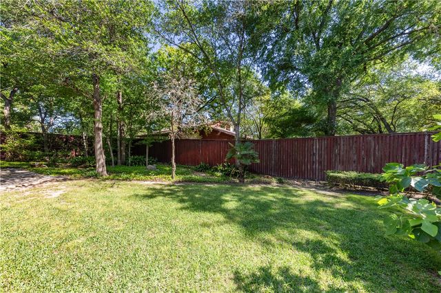 8604 Creekview Court, College Station, TX 77845