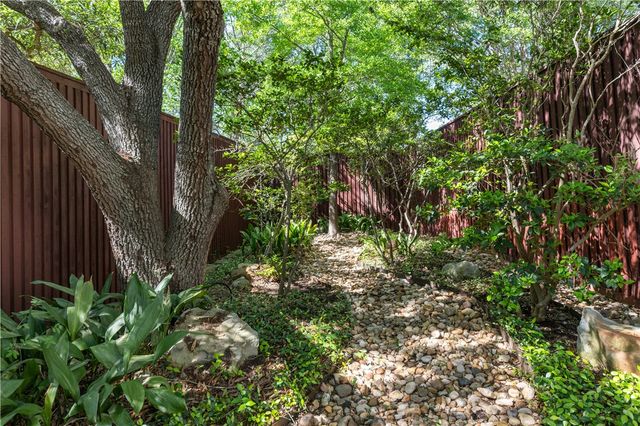 8604 Creekview Court, College Station, TX 77845