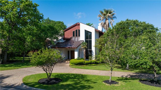 8604 Creekview Court, College Station, TX 77845