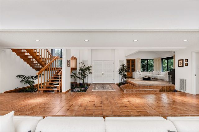 8604 Creekview Court, College Station, TX 77845