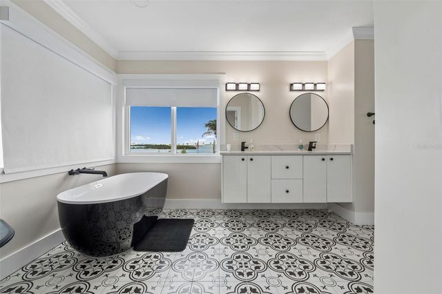 478 HARBOR DRIVE N, Indian Rocks Beach, FL 33785