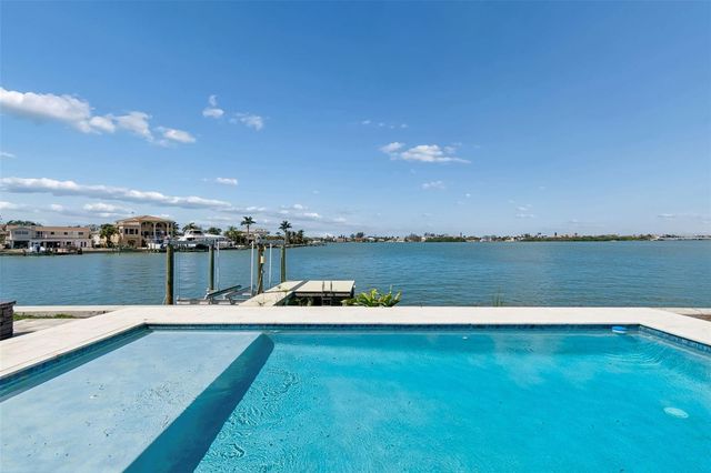 478 HARBOR DRIVE N, Indian Rocks Beach, FL 33785