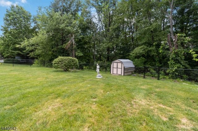 37 Rolling Ridge Rd, West Milford Twp., NJ 07480