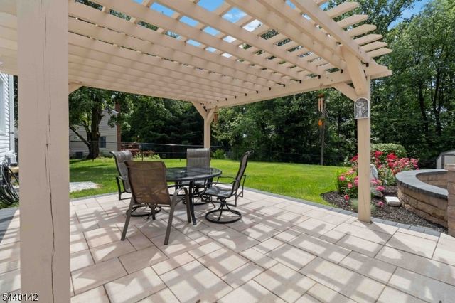 37 Rolling Ridge Rd, West Milford Twp., NJ 07480