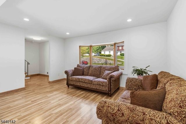 37 Rolling Ridge Rd, West Milford Twp., NJ 07480