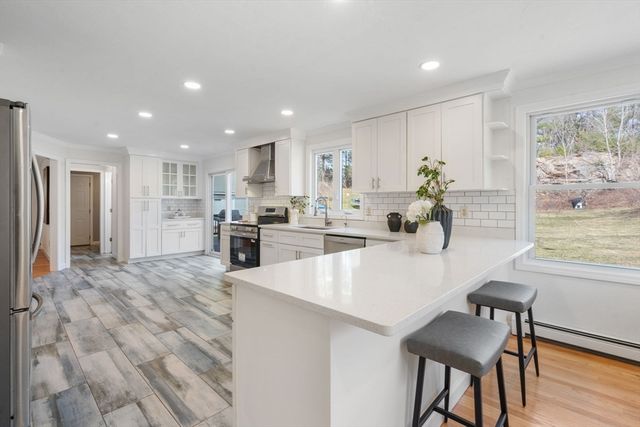 165 Wampum St, Plainville, MA 02762