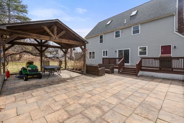 165 Wampum St, Plainville, MA 02762