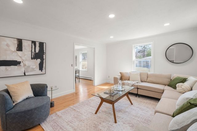 165 Wampum St, Plainville, MA 02762