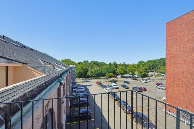 92 High St 21, Medford, MA 02155